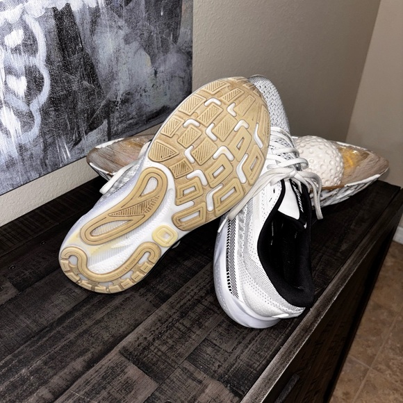 Brooks Adrenaline GTS 24 running shoes SZ 11.5 - Picture 10 of 15